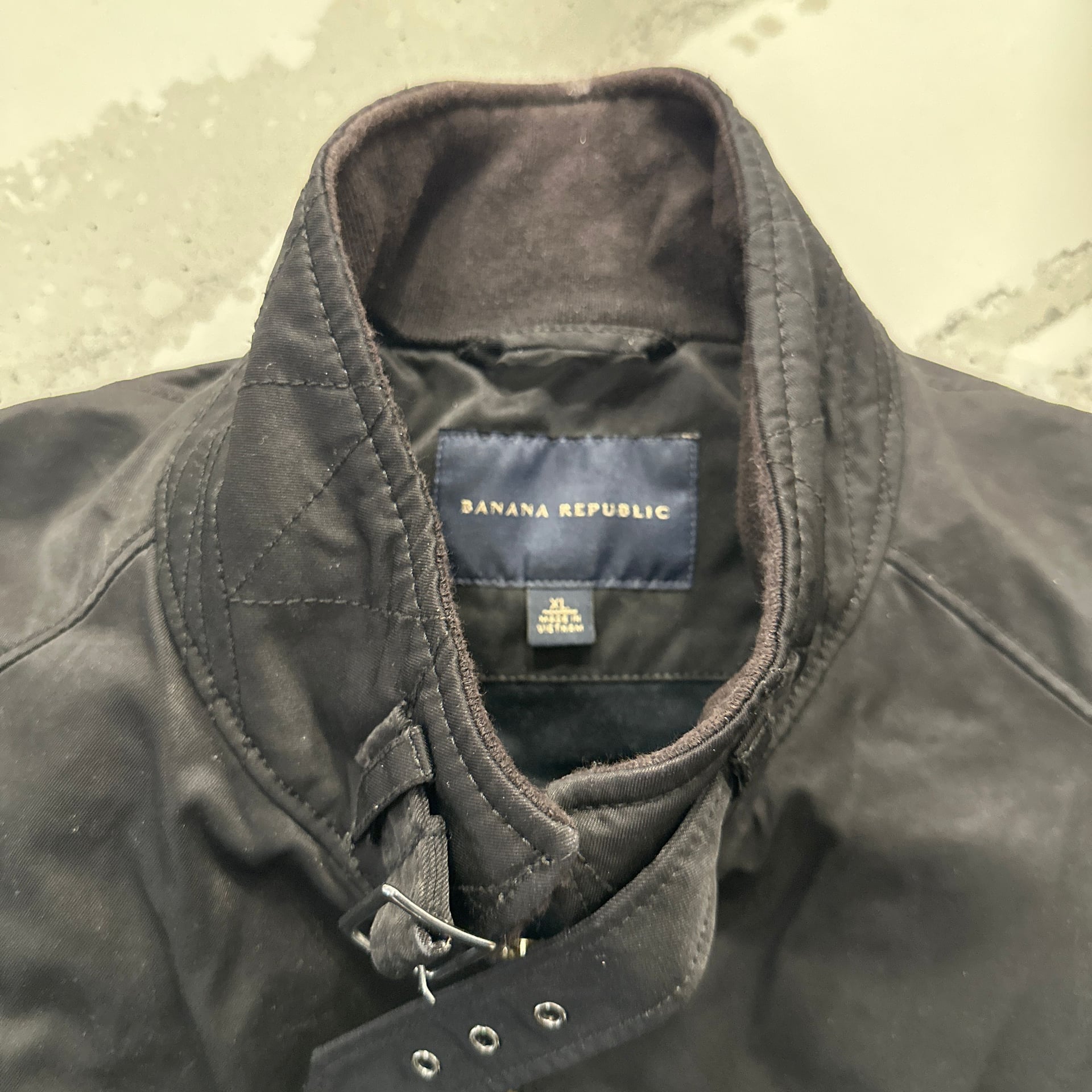 Banana Republic Men's Black Four-Pocket Full-Zip Field Jacket with Buckled Collar 3