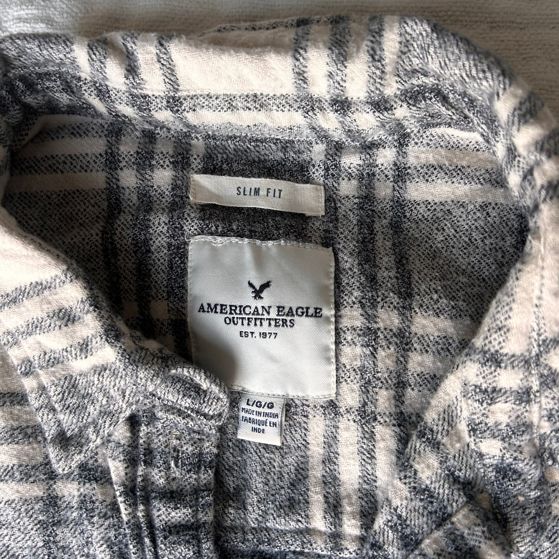 American Eagle Slim Fit Gray and White Plaid Flannel Button Front Shirt 3