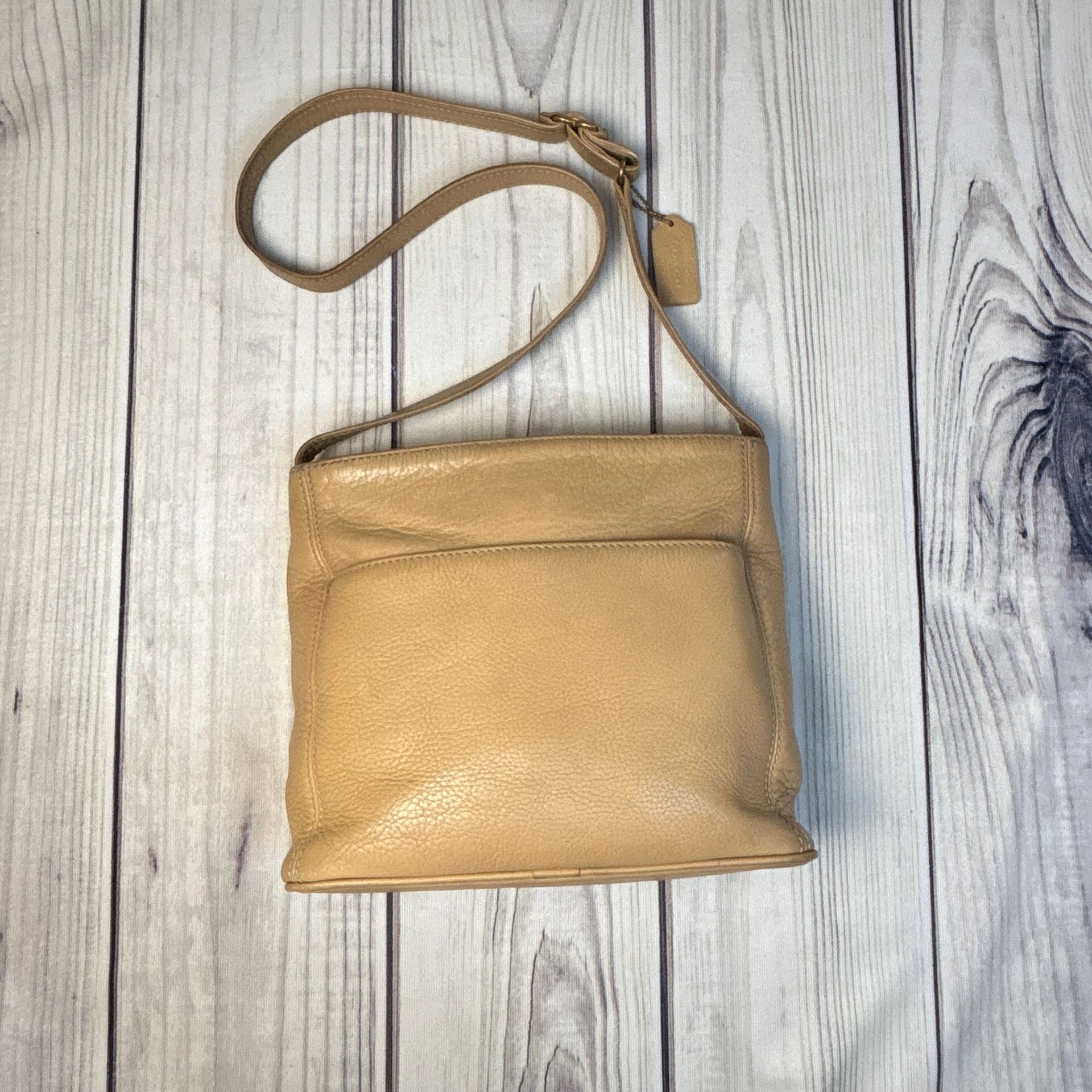Coach Vintage 1990s Sonoma 4924 Pebbled Leather Crossbody Bag Tan VTG 1