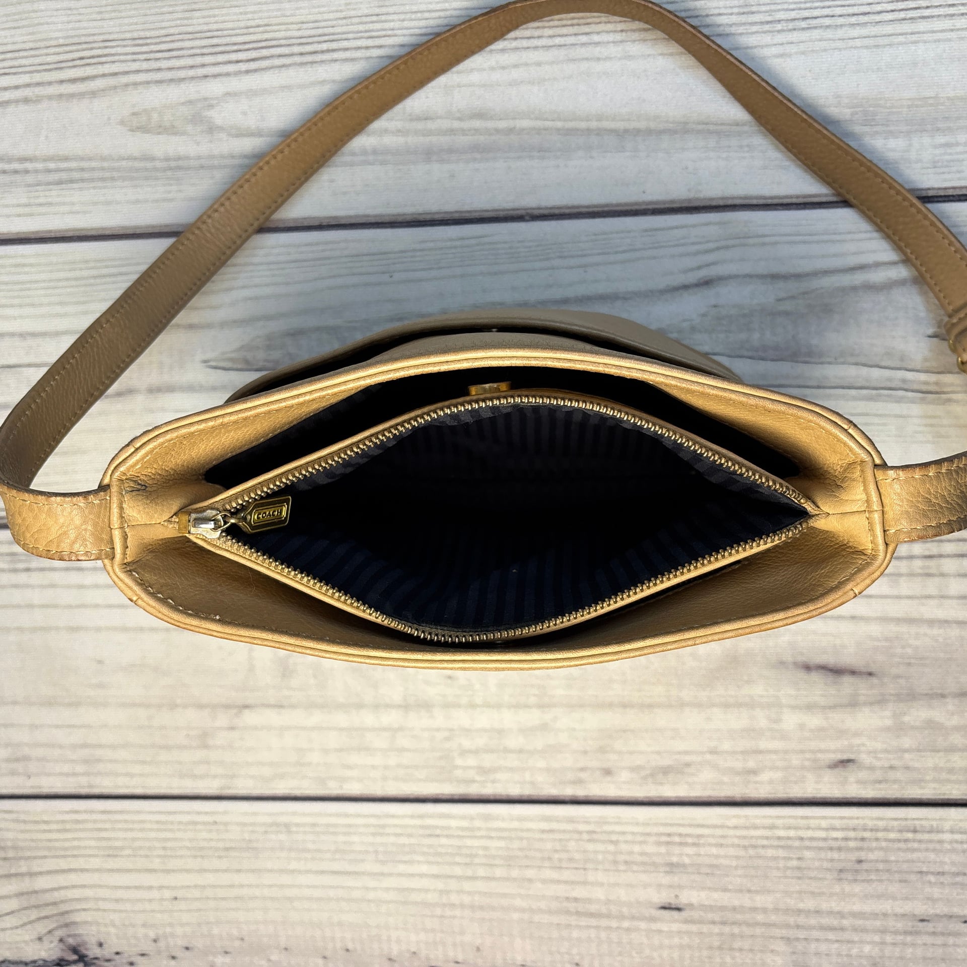Coach Vintage 1990s Sonoma 4924 Pebbled Leather Crossbody Bag Tan VTG 9