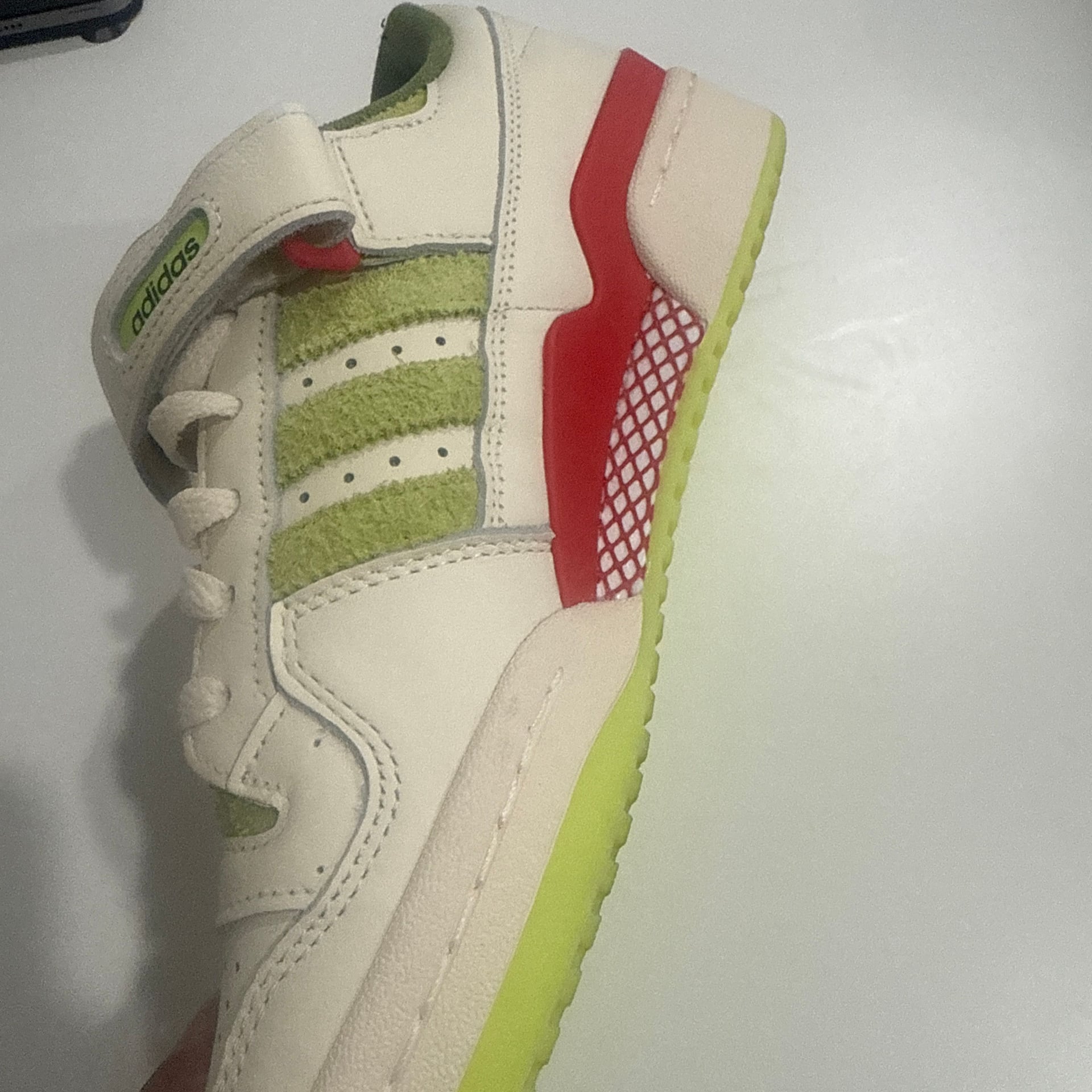 Adidas Forum Low x The Grinch 'Cream White/Solar Slime' Sneakers ID3512 4