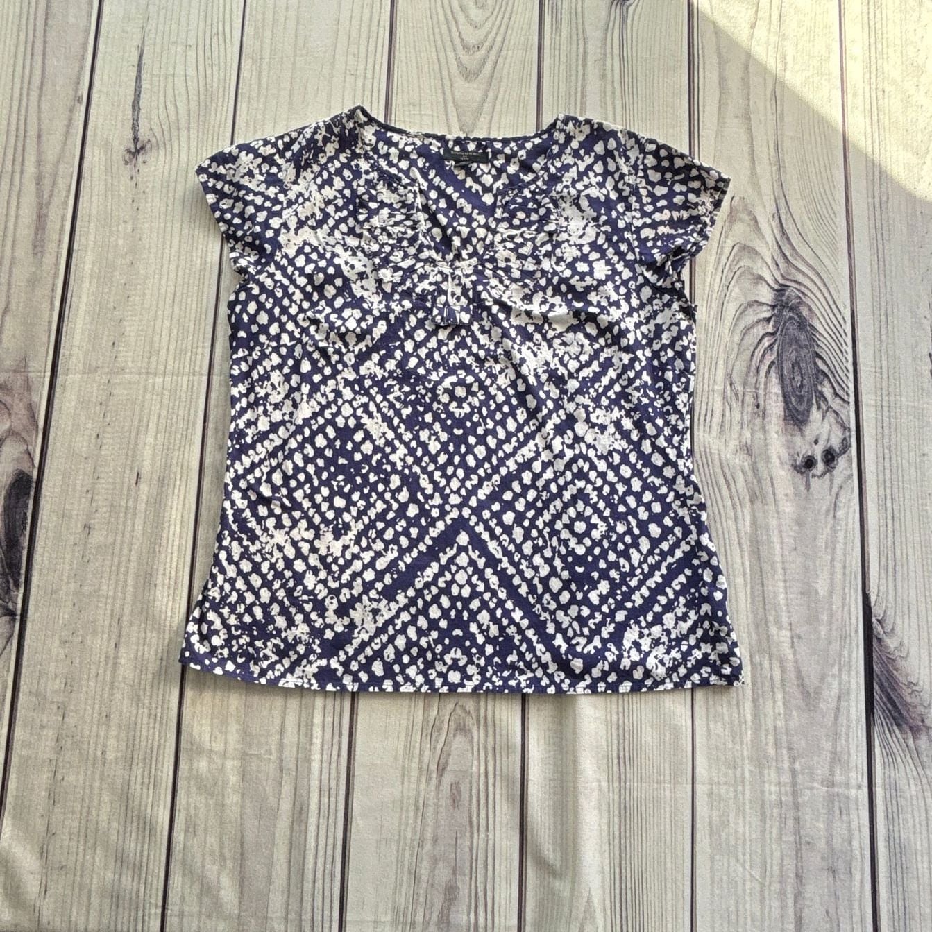 Banana Republic Navy & White Cap Sleeve Ruffe Detail Blouse SZ Petite M 1