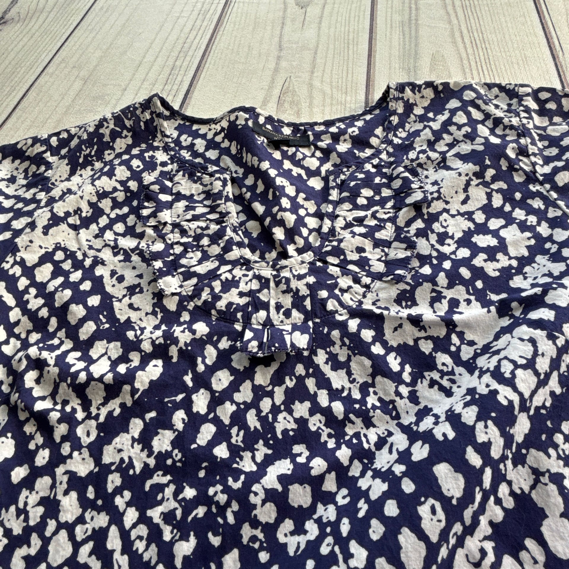 Banana Republic Navy & White Cap Sleeve Ruffe Detail Blouse SZ Petite M 6