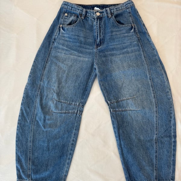 Bobbles & Lace Medium Wash Mid-Rise Barrel Leg Jeans