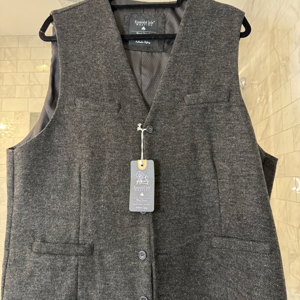 Emerald Isle Weaving Men's Wool Blend Herringbone Tweed Vest Waistcoat