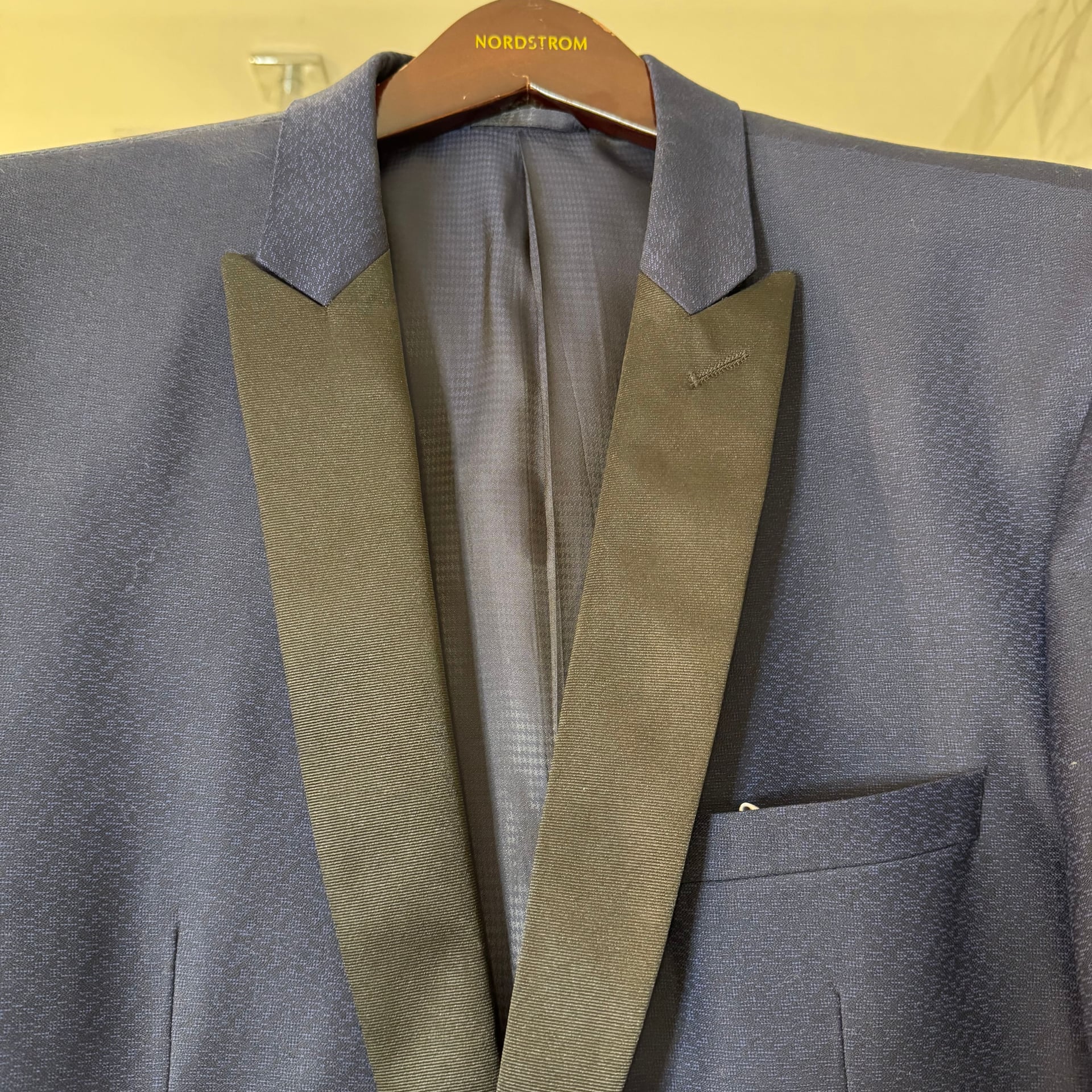 Calvin Klein Men's Navy Blue 100% Wool Shawl Lapel Tuxedo Jacket 2