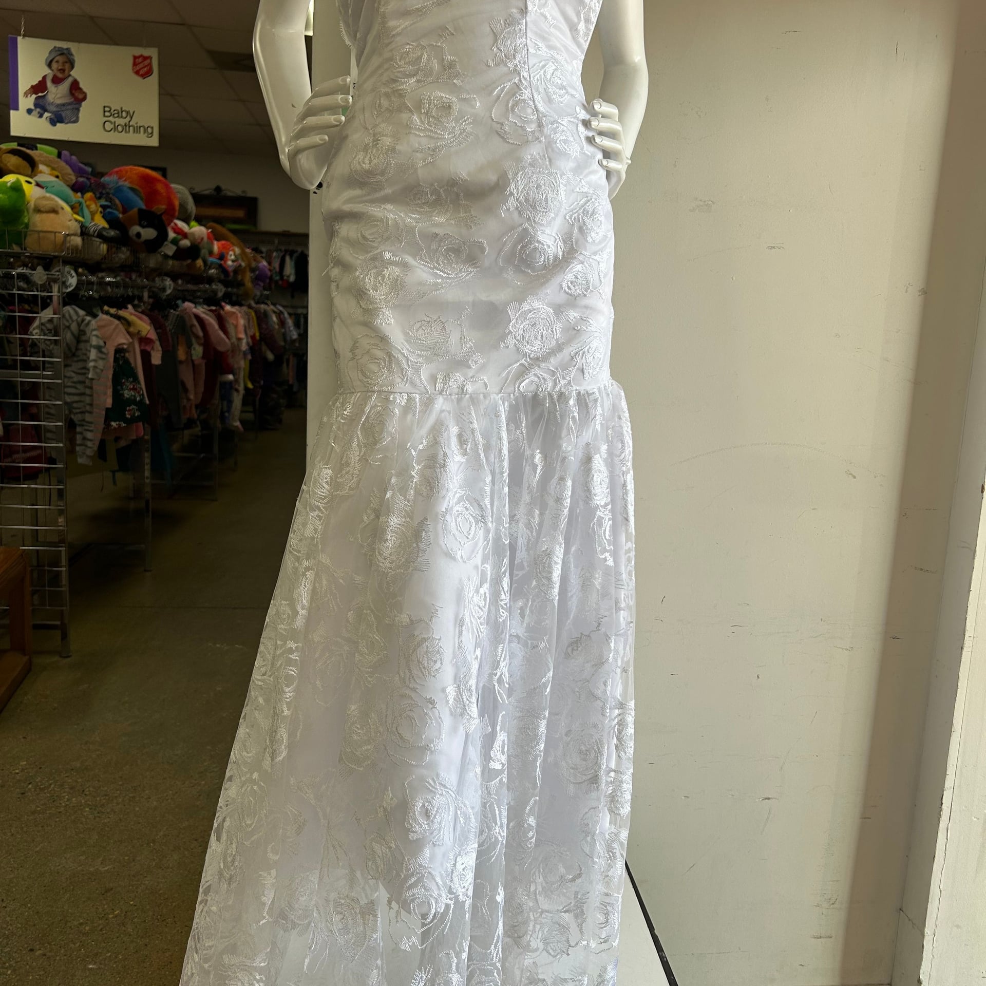 Vintage 1980s White Rose Floral Embroidered Strapless Tiered Lace Maxi Dress 2