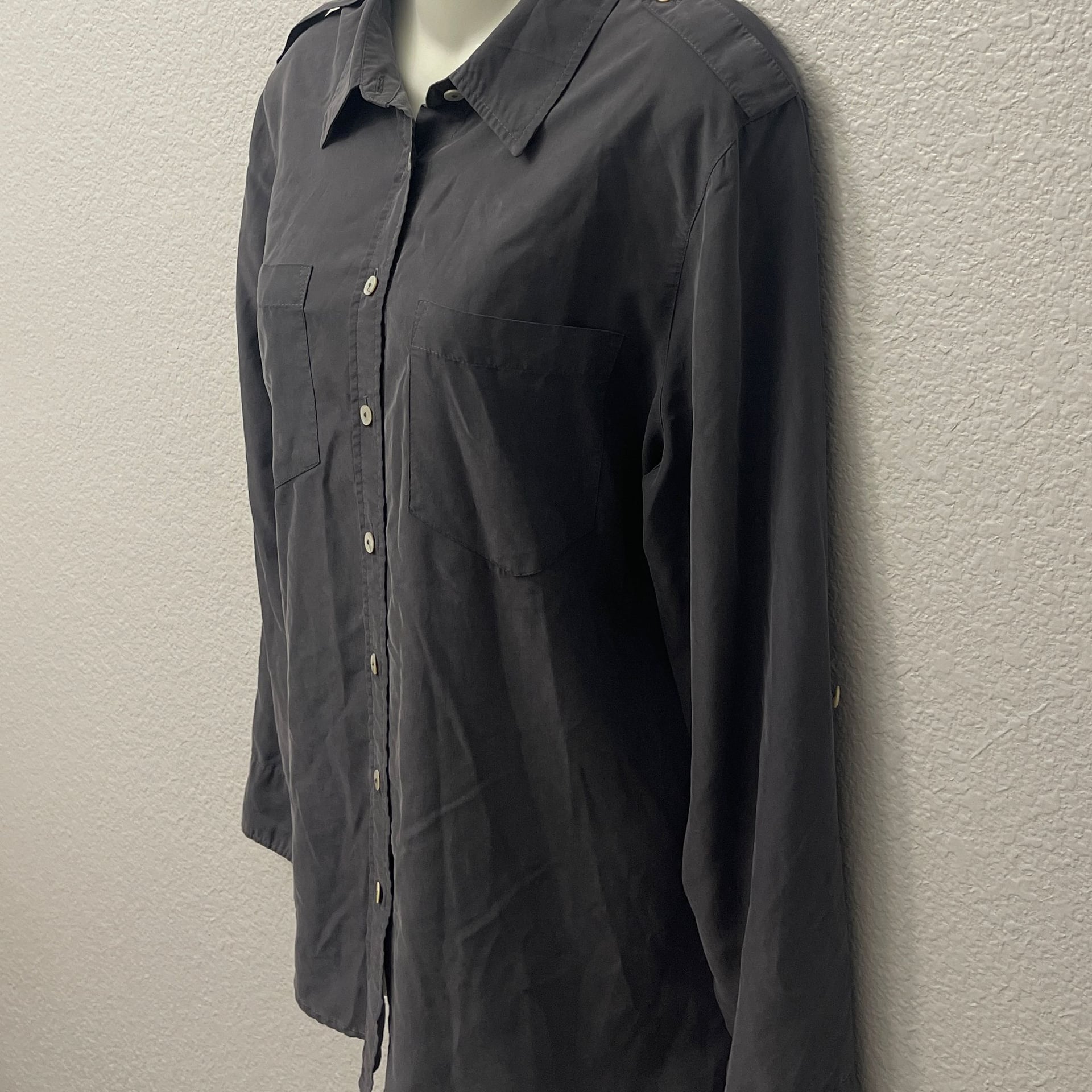 Chicos Womens Sz 2 Black Silk likeBlend Tab Sleeve LS Button Up Shirt 4