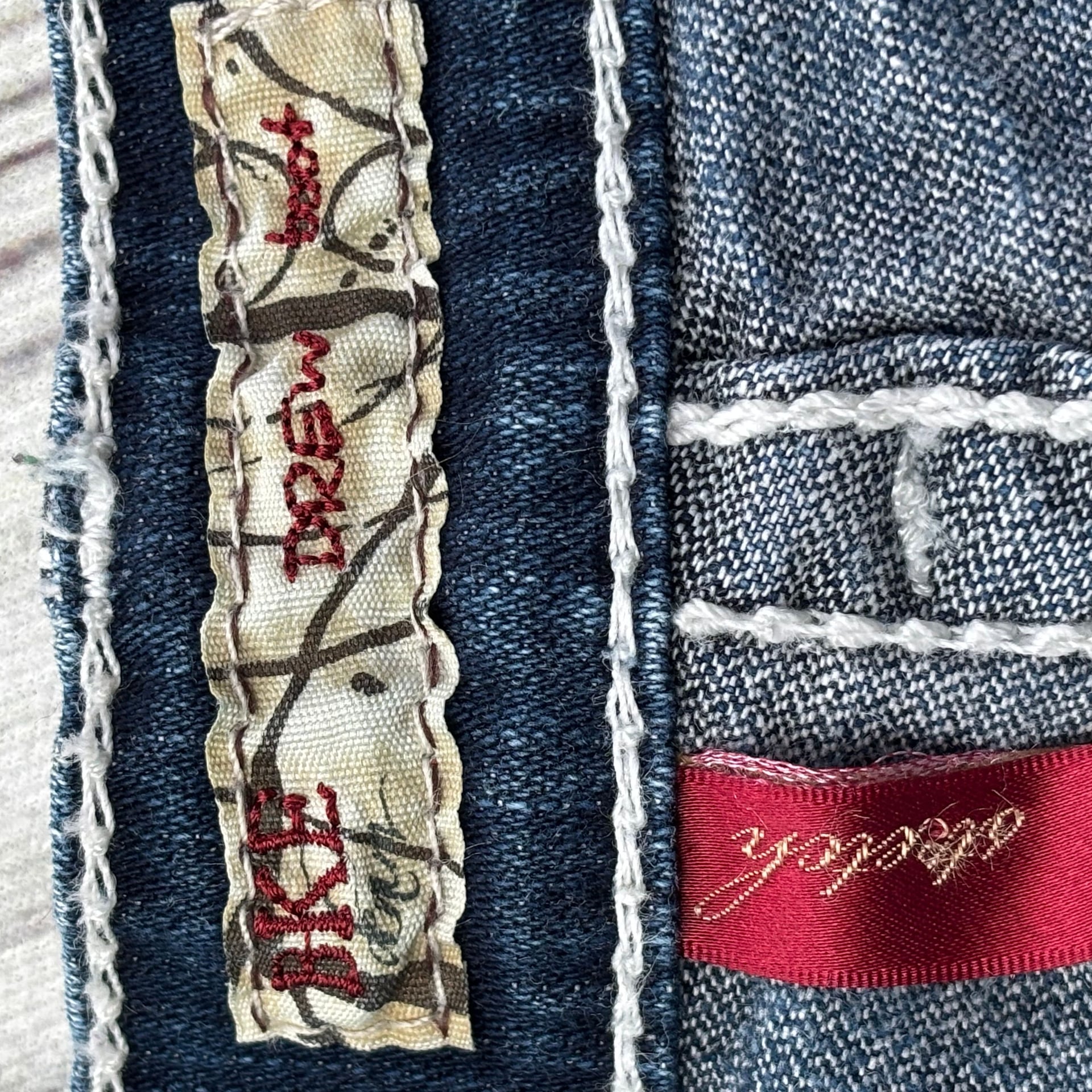 BKE Drew Boot Cut Womens Jeans Distressed W/ Embellished Pockets 34x33.5 2
