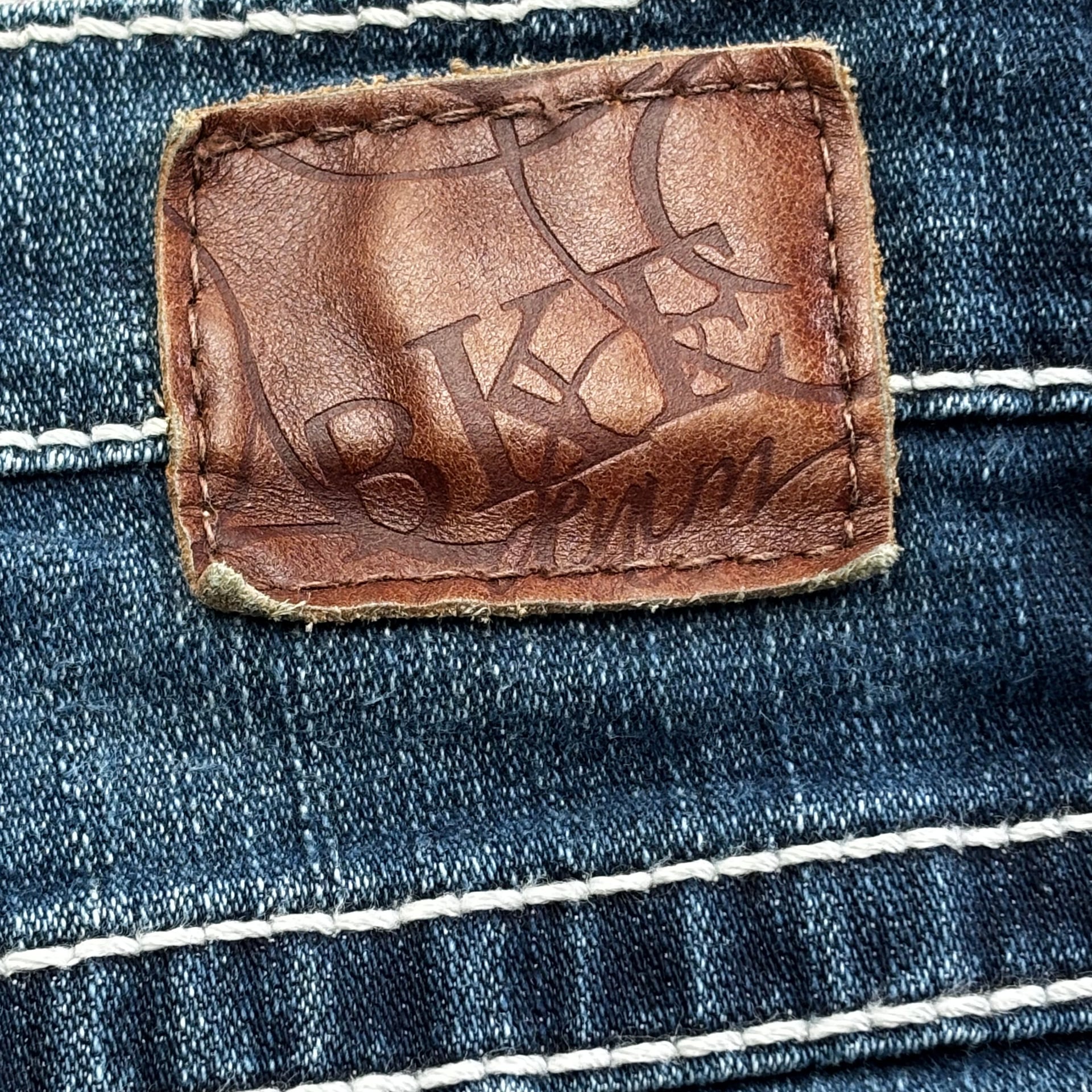BKE Drew Boot Cut Womens Jeans Distressed W/ Embellished Pockets 34x33.5 9