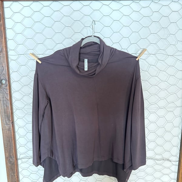 Athleta Cozy Karma Drape Turtleneck Pullover Top purple Size Medium