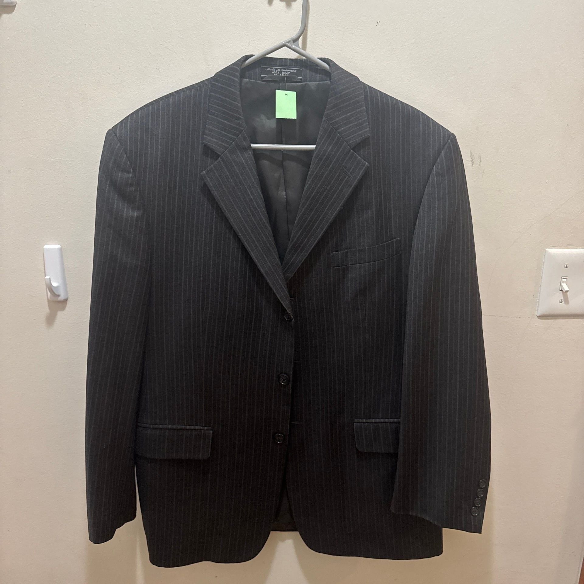 Studio by Bill Blass Men's Super 100's Worsted Wool Black Pinstripe Suit Jacket Blazer 1
