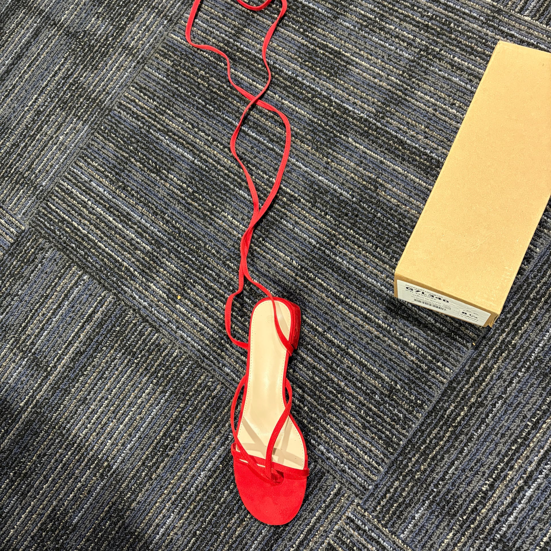 Women's sandals tie up calf criss cross brand new red size 8 1/2 Sandals, 2