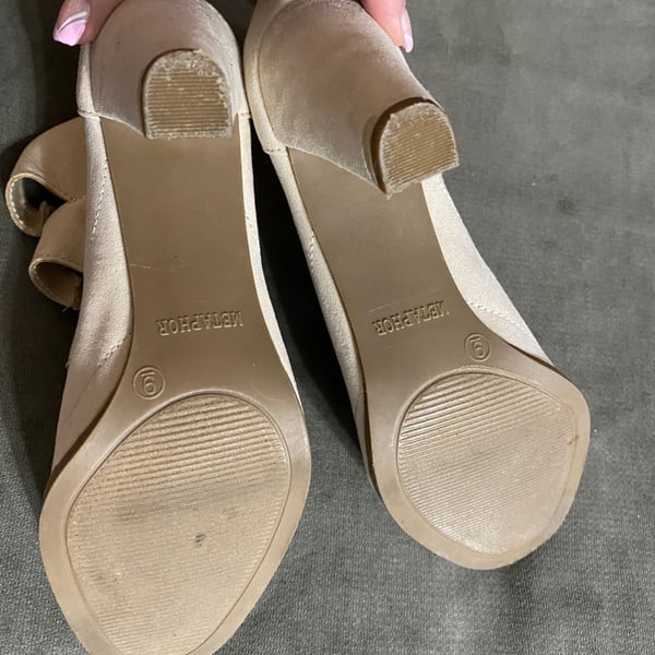 Metaphor Nude Faux Suede Cage Block Heel Peep Toe Sandals with Back Zipper Size 9