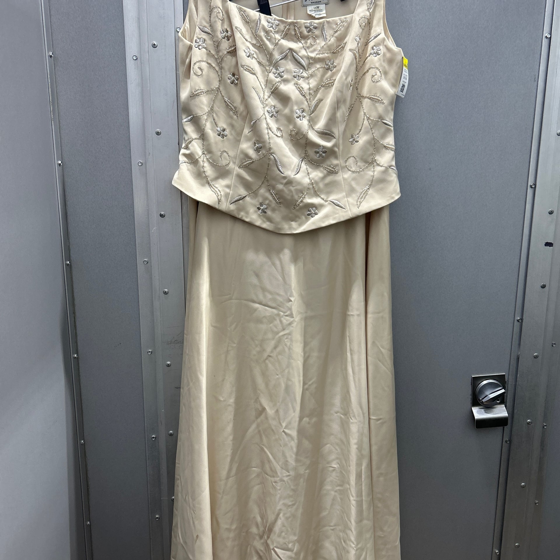 Stenay Woman Vintage Champagne Beaded and Floral Embroidered 2-Piece Formal Gown Set 3