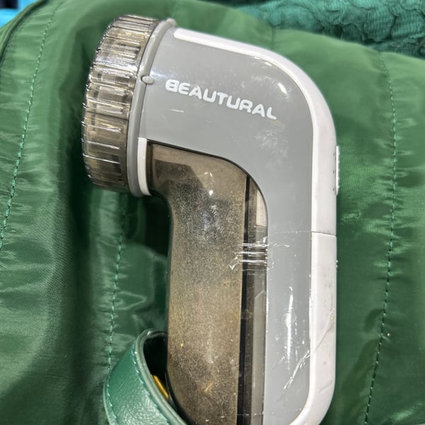 BEAUTURAL Portable Fabric Shaver and Lint Remover for Clothes