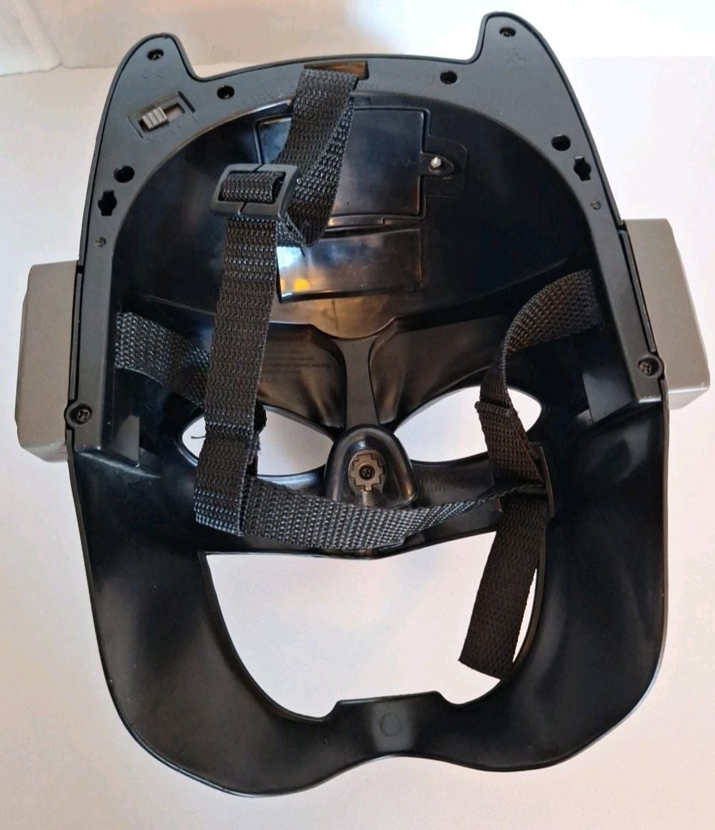 Mattel DC Justice League Batman Voice Changing Tactical Light-Up Helmet 3