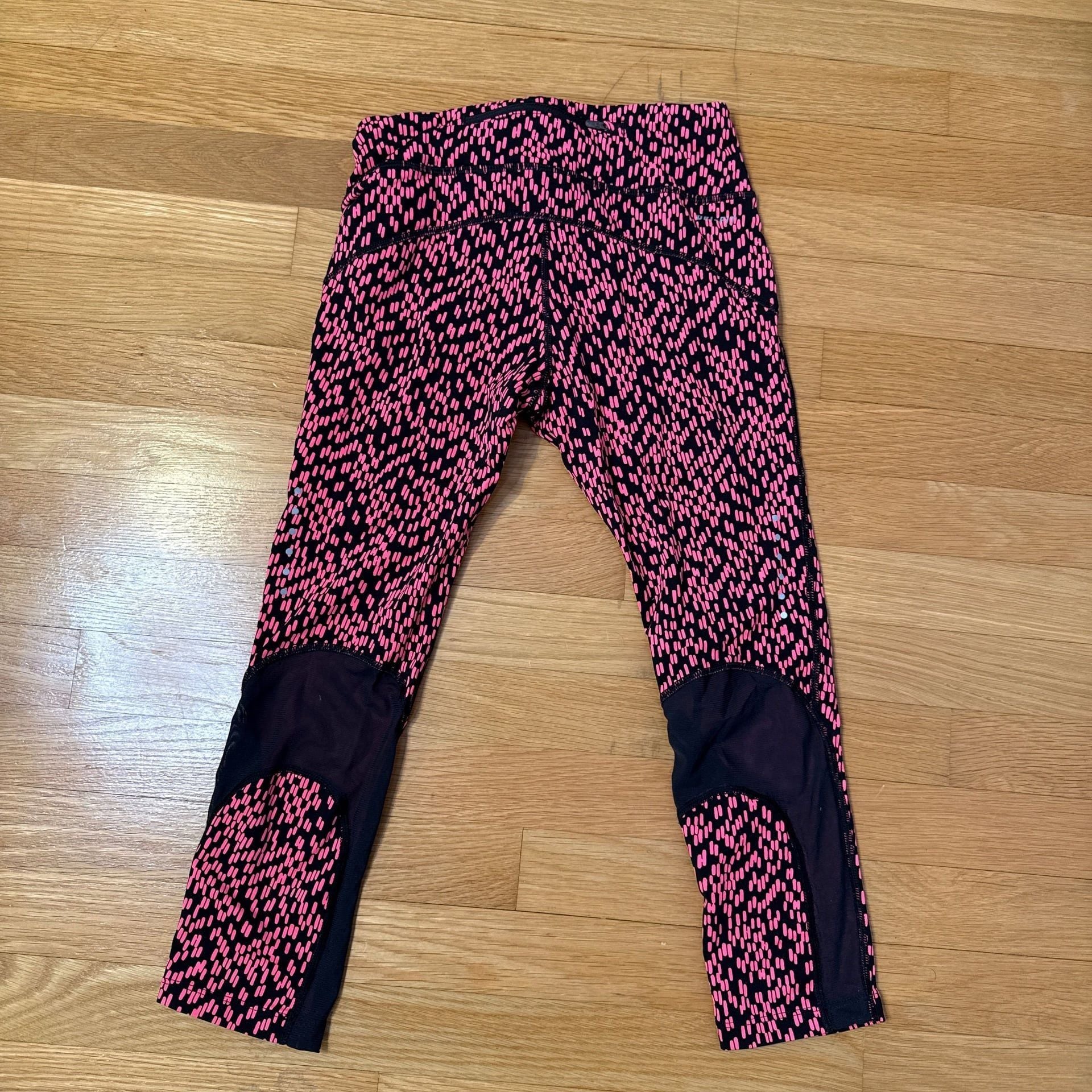 Nike Women's Dri-Fit Relay Running Capri Leggings Pink Reptile Animal Print Mesh 4