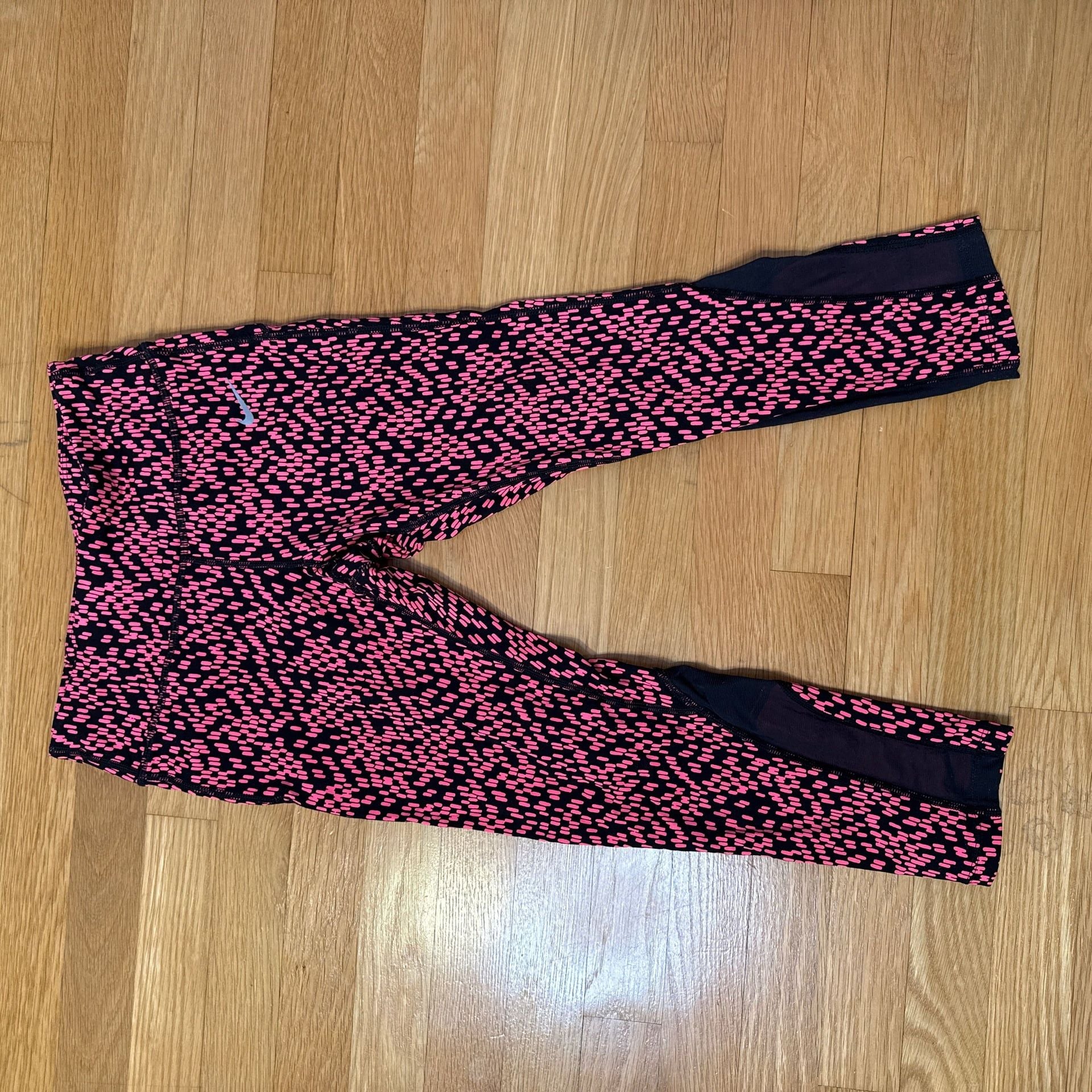 Nike Women's Dri-Fit Relay Running Capri Leggings Pink Reptile Animal Print Mesh 5
