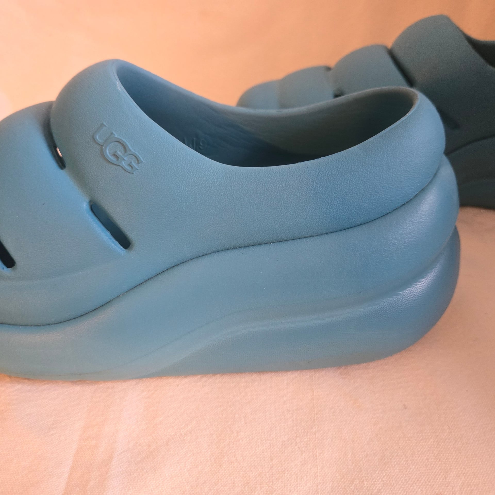 UGG Sport Yeah Clog blue W9 19