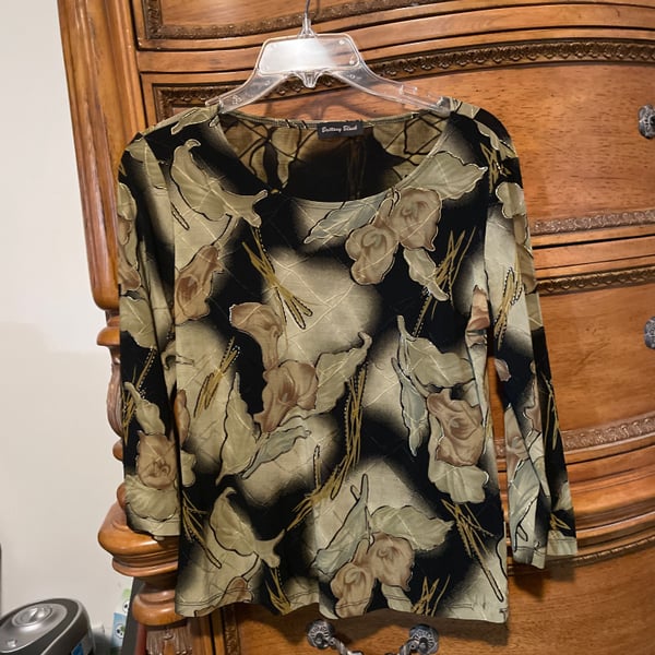 Brittany Black Gold Metallic Floral Accented 3/4 Sleeve Top