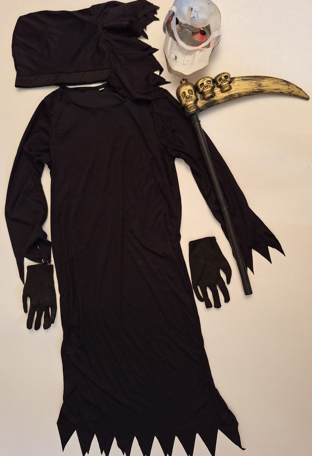 Grim Reaper with Skeleton mask and Glowing Eyes Kids Size Large 3