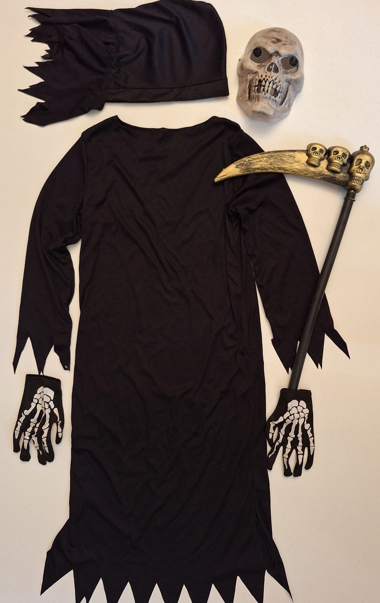 Grim Reaper with Skeleton mask and Glowing Eyes Kids Size Large 2