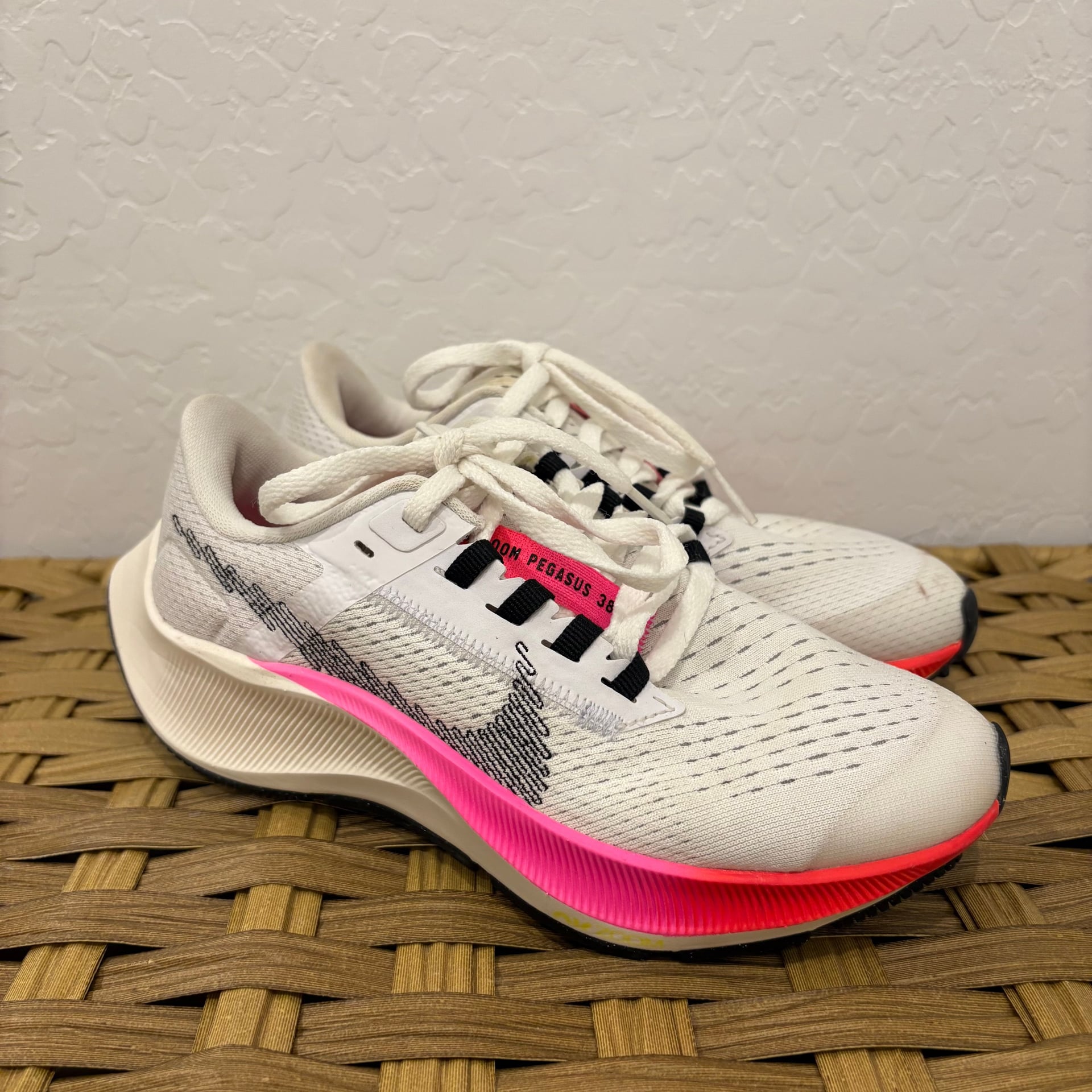 Nike Air Zoom Pegasus 38 Rawdacious Size 1Y DJ5557-100 1