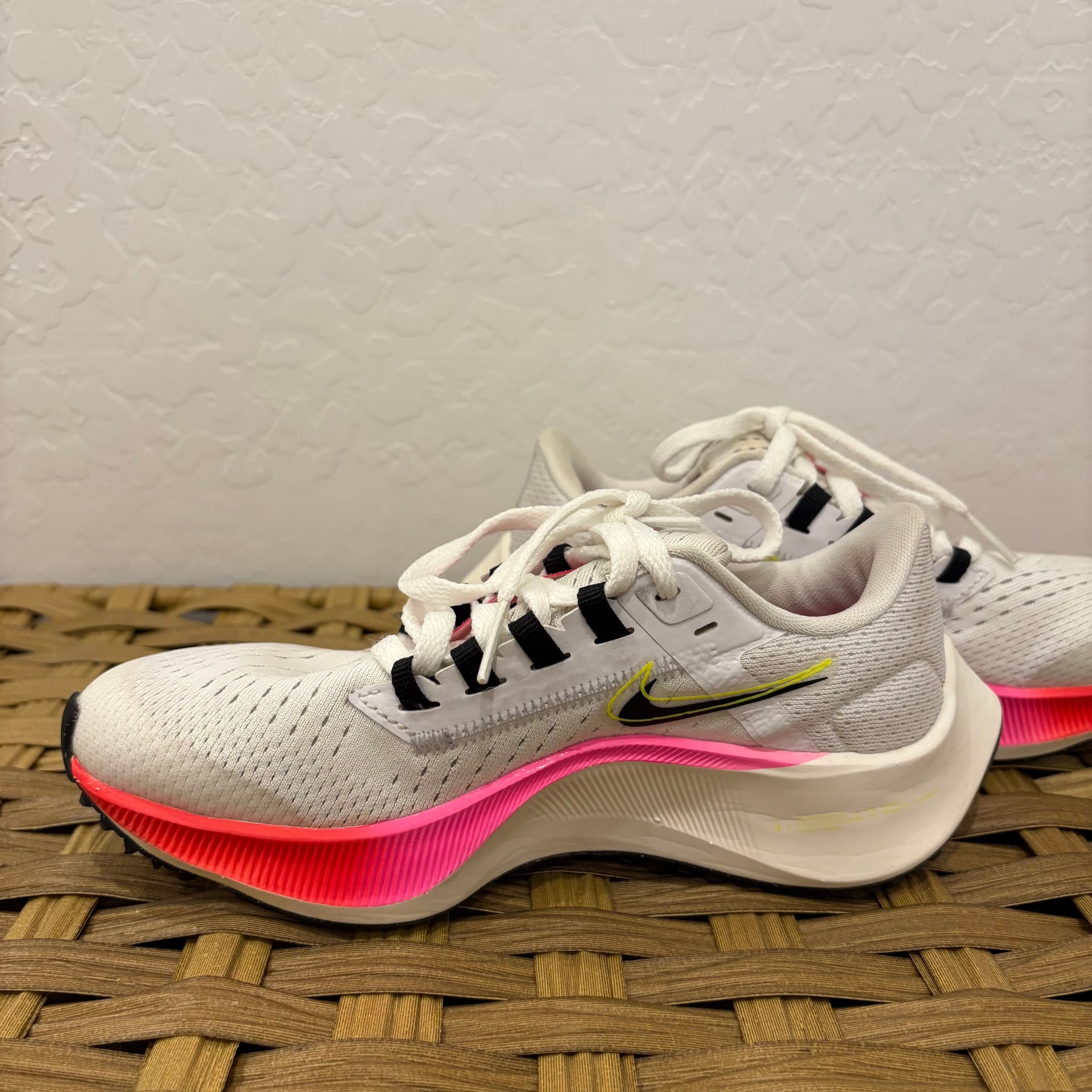 Nike Air Zoom Pegasus 38 Rawdacious Size 1Y DJ5557-100 5