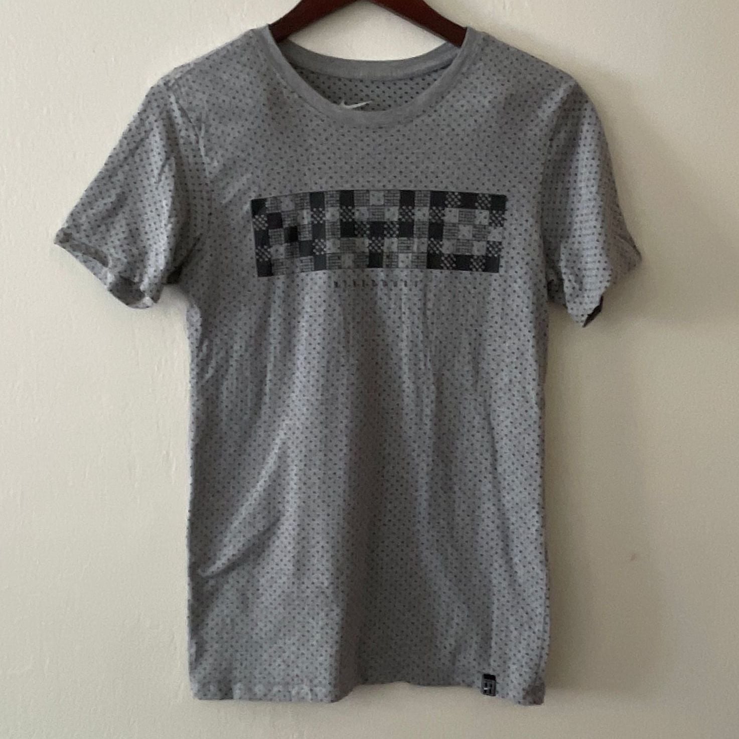 Nike Court Gray Allover Print Graphic T-Shirt - Men's Size XS 1
