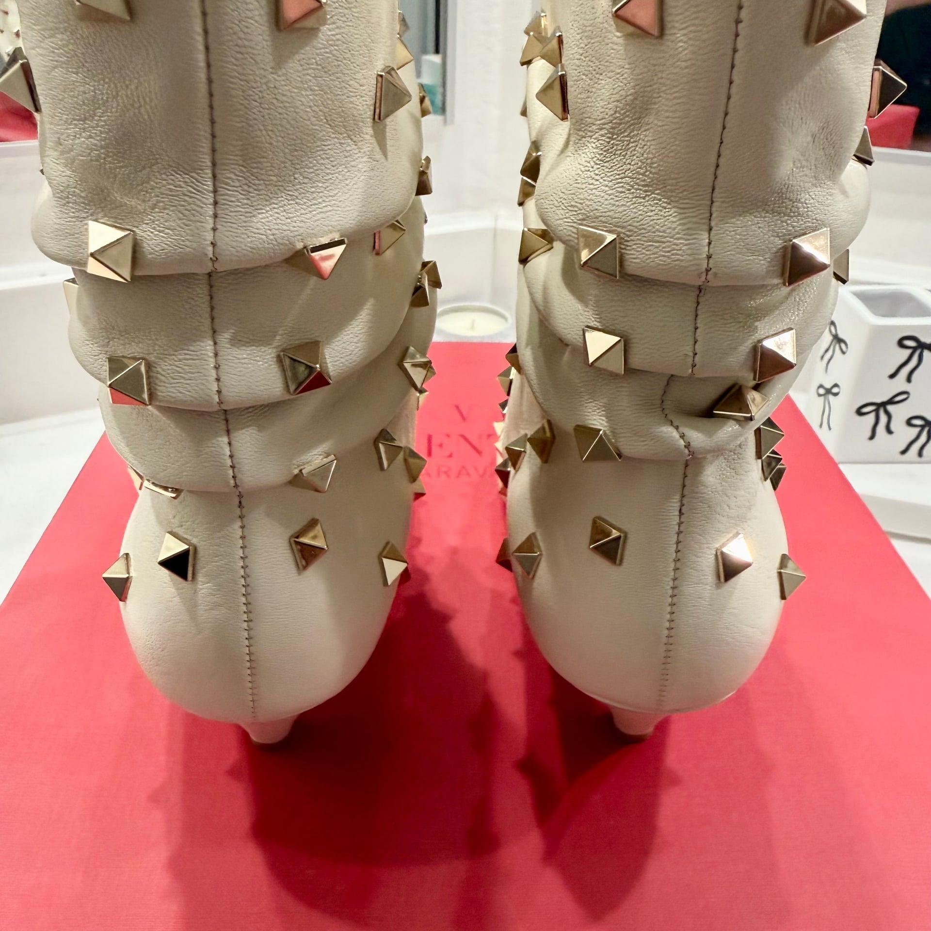 Valentino Garavani Rockstud Boots ivory with gold studs 4