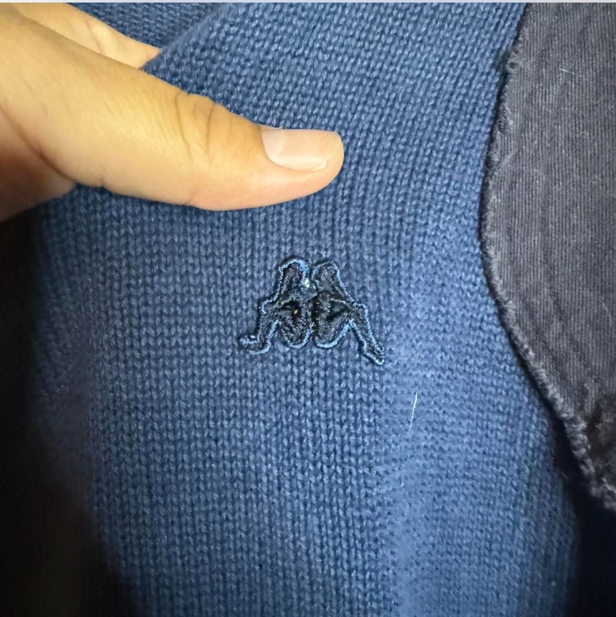 Vintage Robe di Kappa Navy Blue Commando V-Neck Sweater with Shoulder Patches M 4