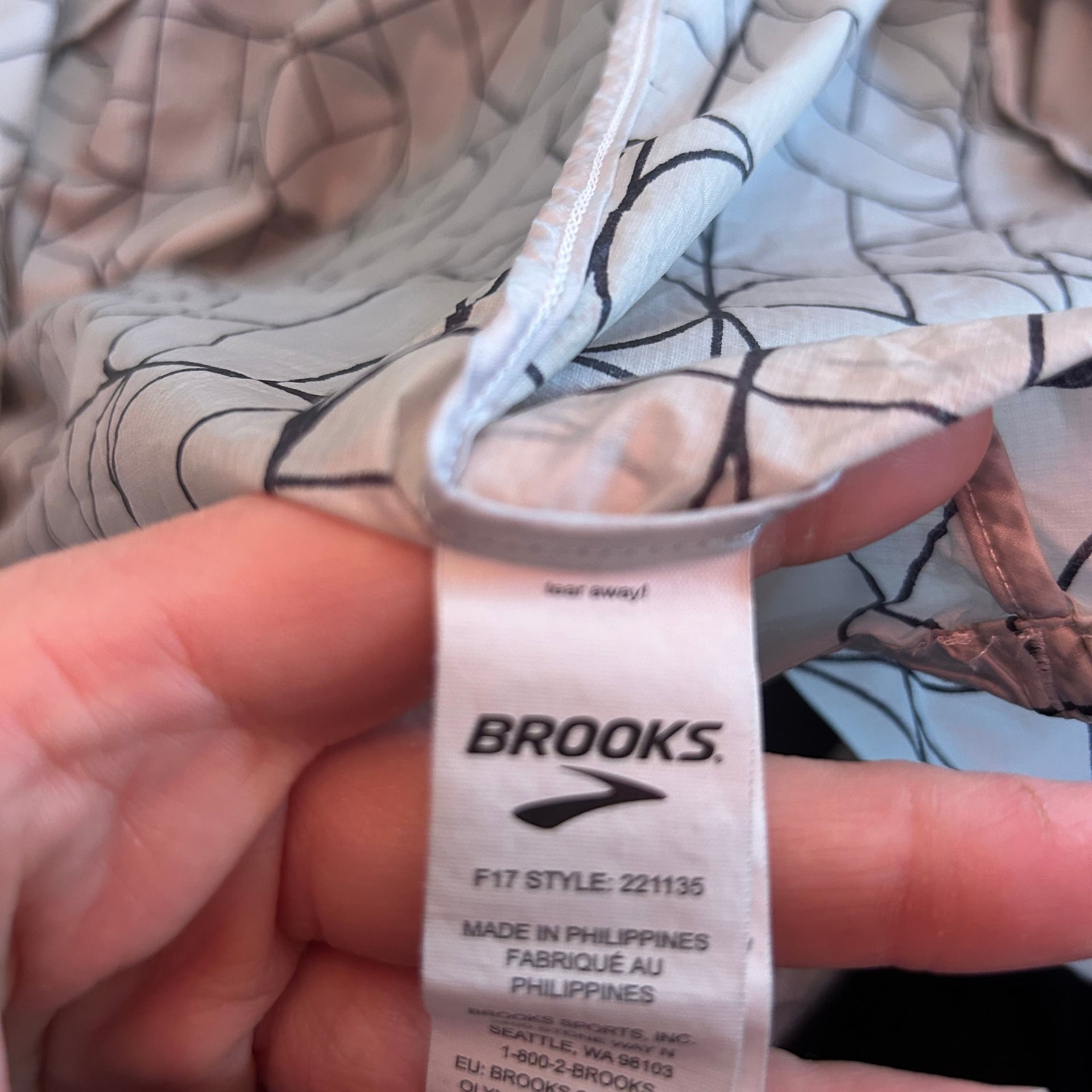 Brooks run happy Women's Reflective Running Jacket Size Large 6