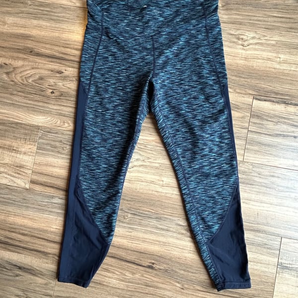 GapFit Blackout Technology Spacedye Mesh Panel Cropped Leggings