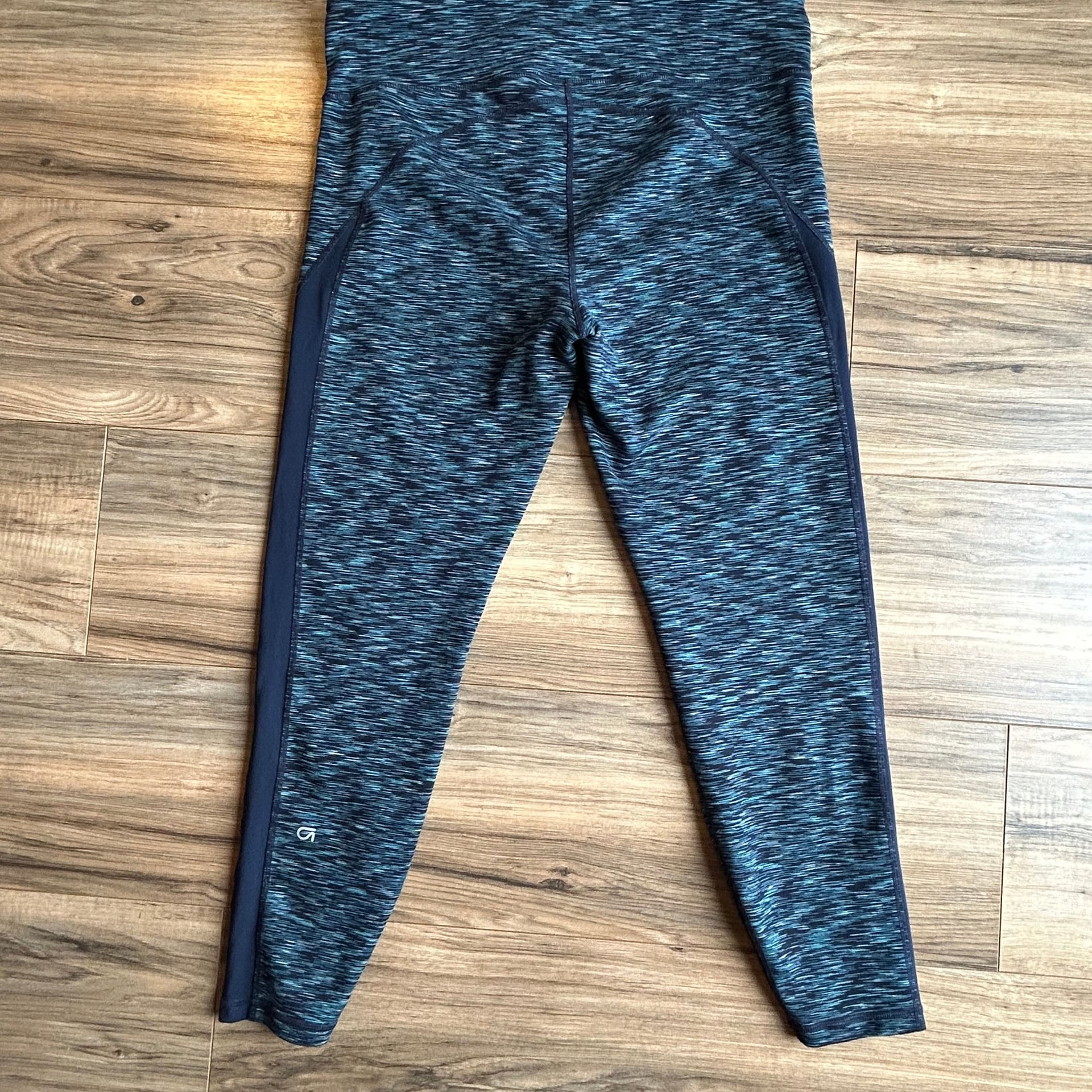 GapFit Blackout Technology Spacedye Mesh Panel Cropped Leggings 2