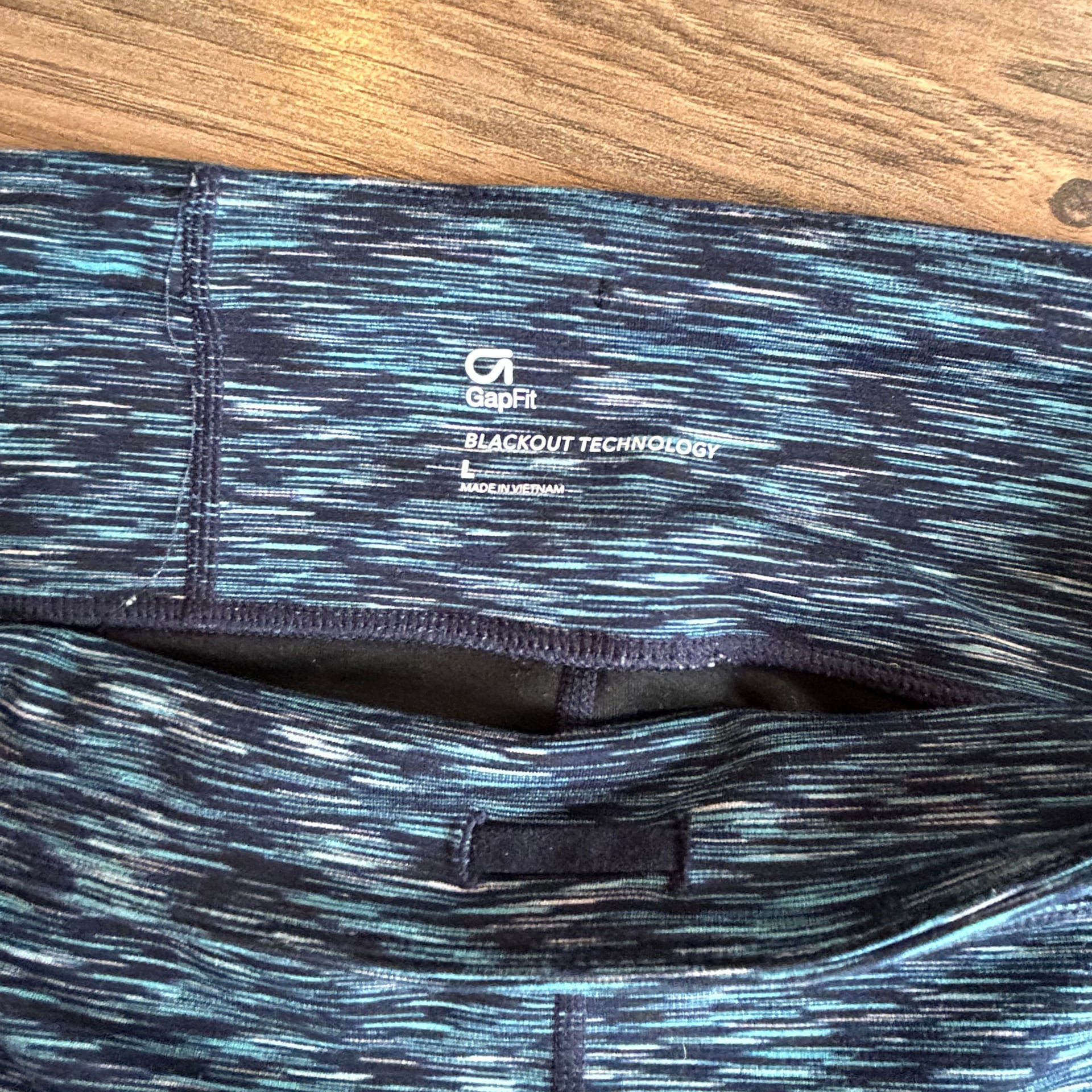 GapFit Blackout Technology Spacedye Mesh Panel Cropped Leggings 3