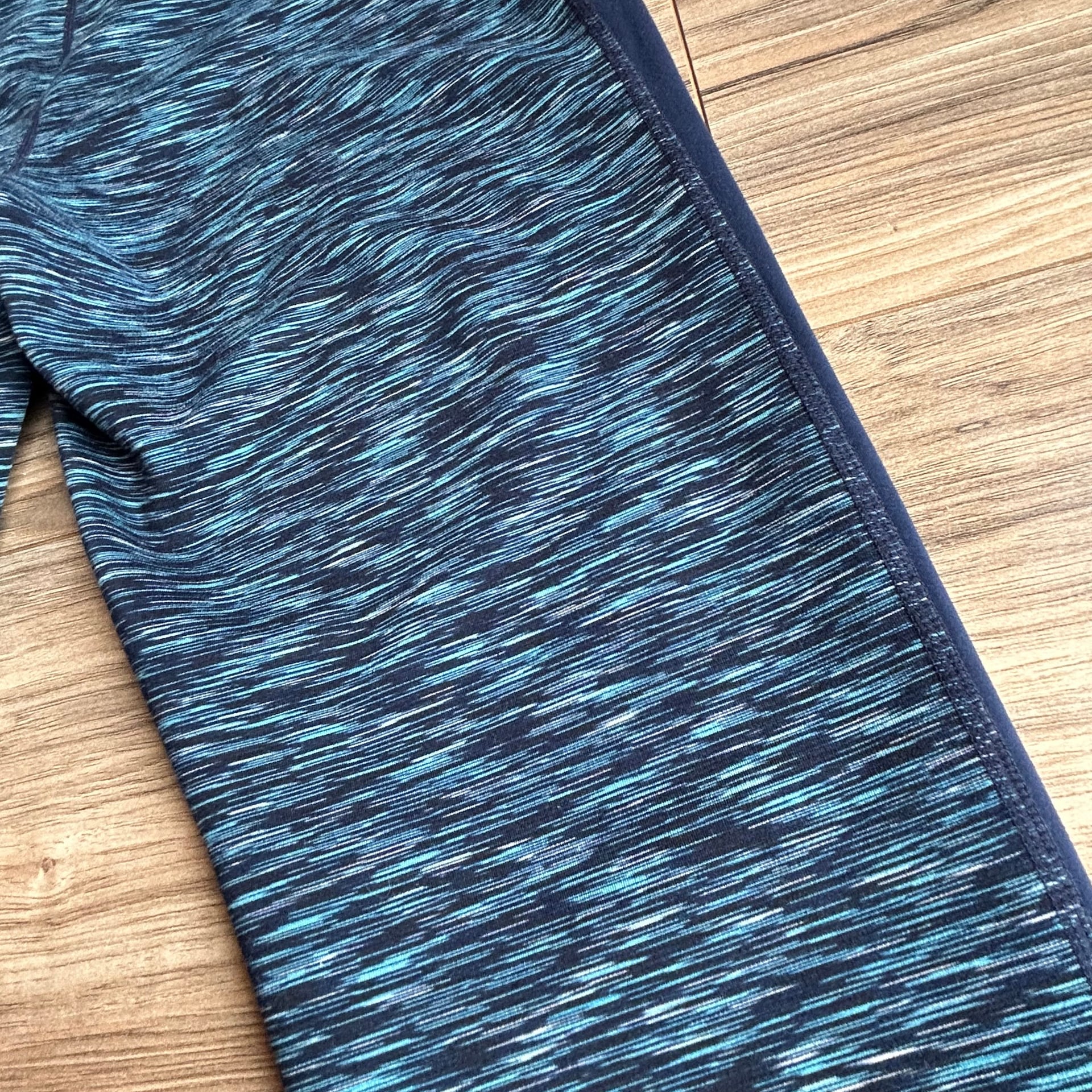 GapFit Blackout Technology Spacedye Mesh Panel Cropped Leggings 4
