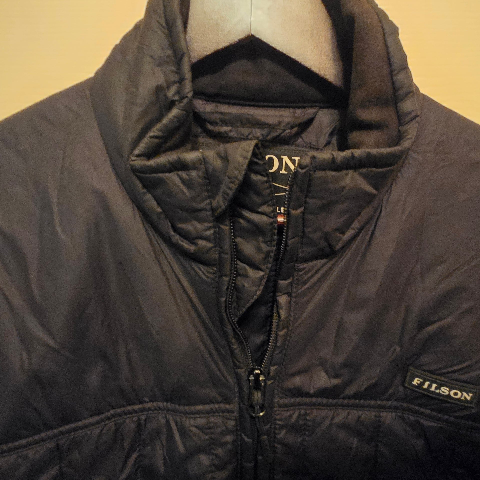 Filson Ultralight Quilted Jacket Size Medium-Raven (blk/gry) 4