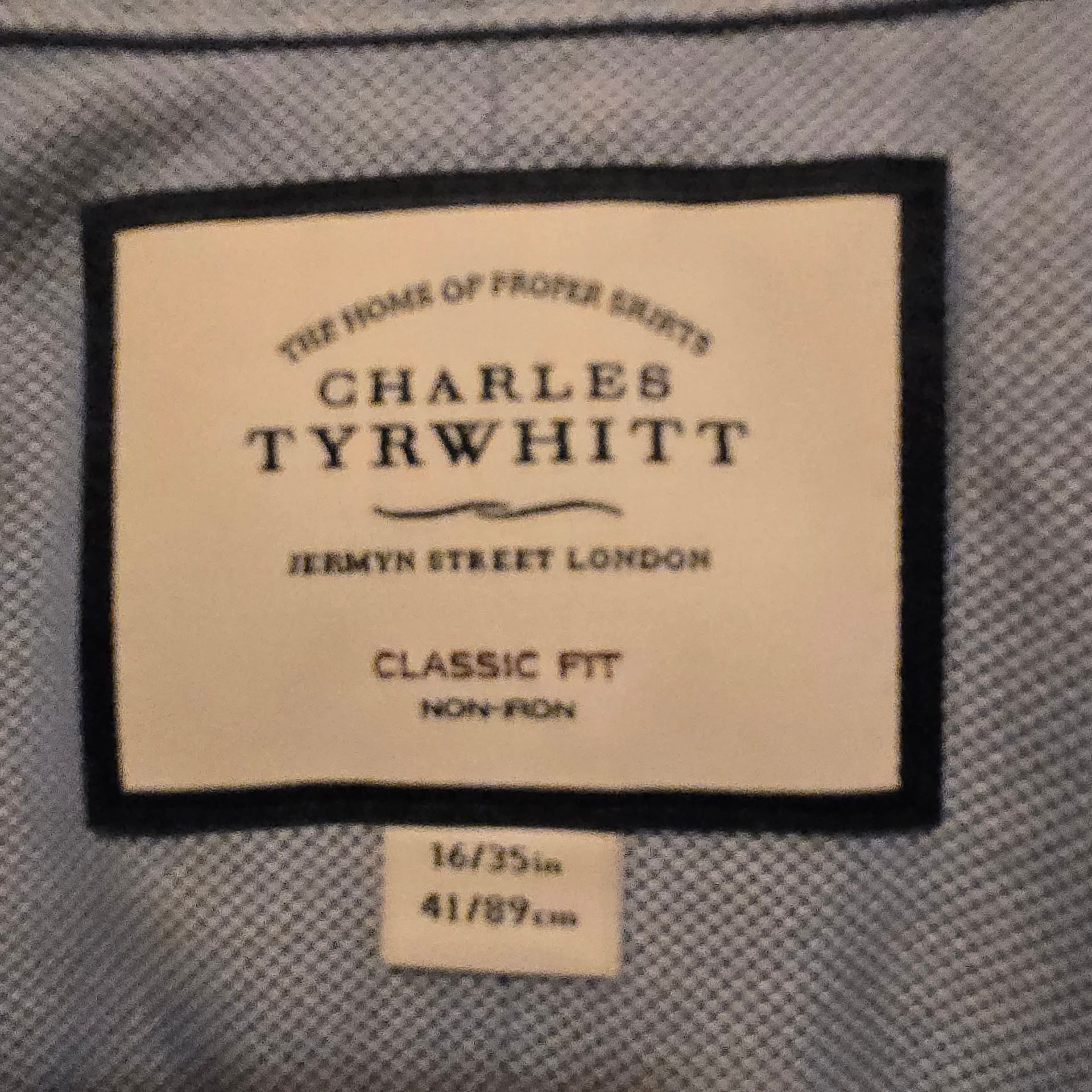 Charles Tyrwhitt Classic Fit Non-Iron Blue Dress Shirt 16/35 1