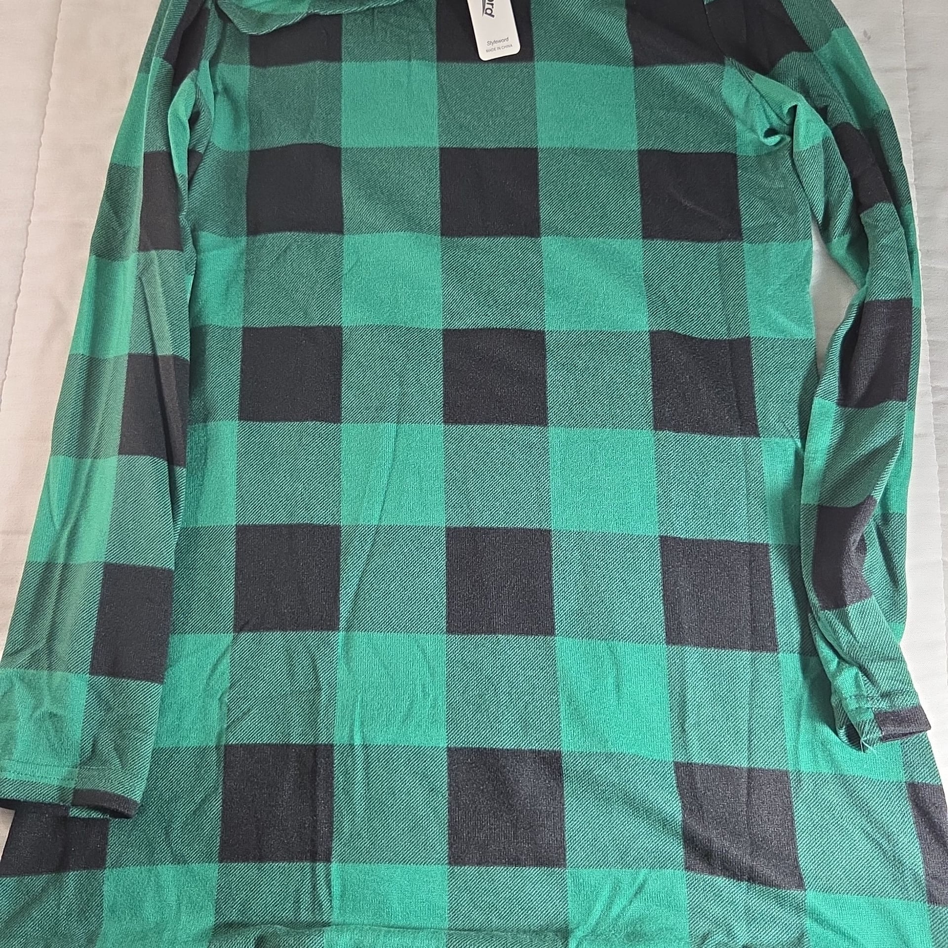 Styleword Women's Green and Black Buffalo Plaid Long Sleeve Cowl Neck Tunic Top 2