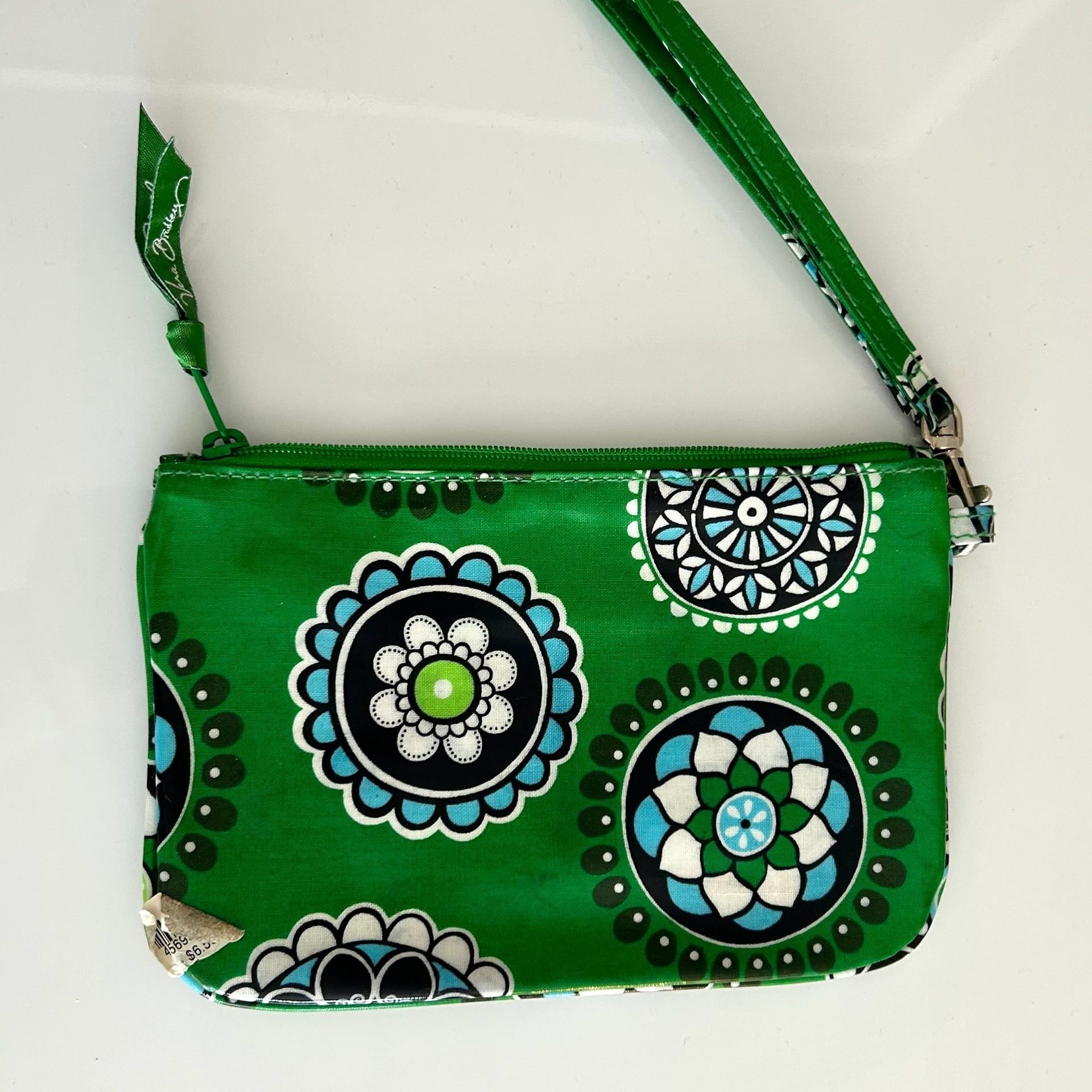 Vera Bradley Cupcakes Green Vinyl Zip Wristlet Cosmetic Case 2