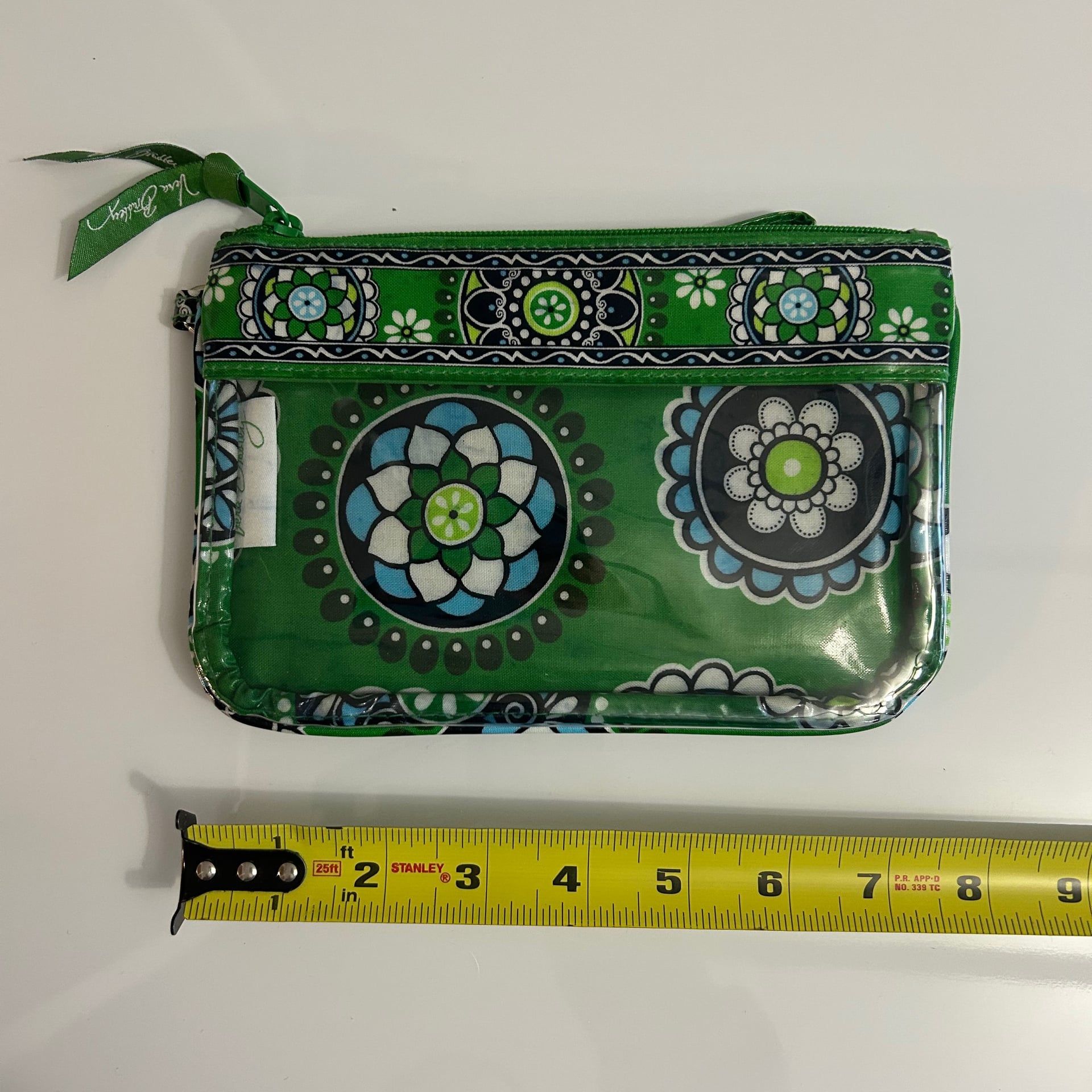 Vera Bradley Cupcakes Green Vinyl Zip Wristlet Cosmetic Case 4