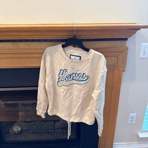 Colosseum Women's Kansas Jayhawks Cream sweatshirt