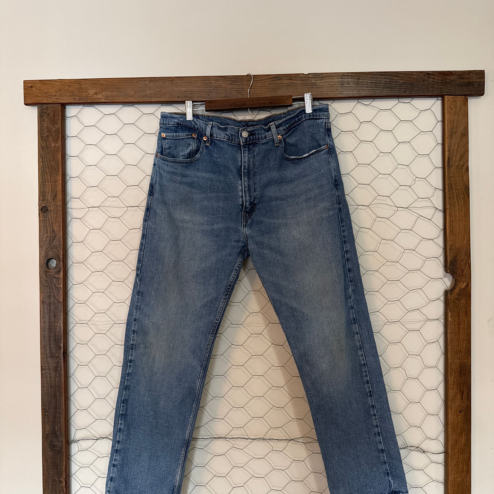 Levi's 505 Regular Fit Straight Leg Jeans W38 L30 Light Wash 2