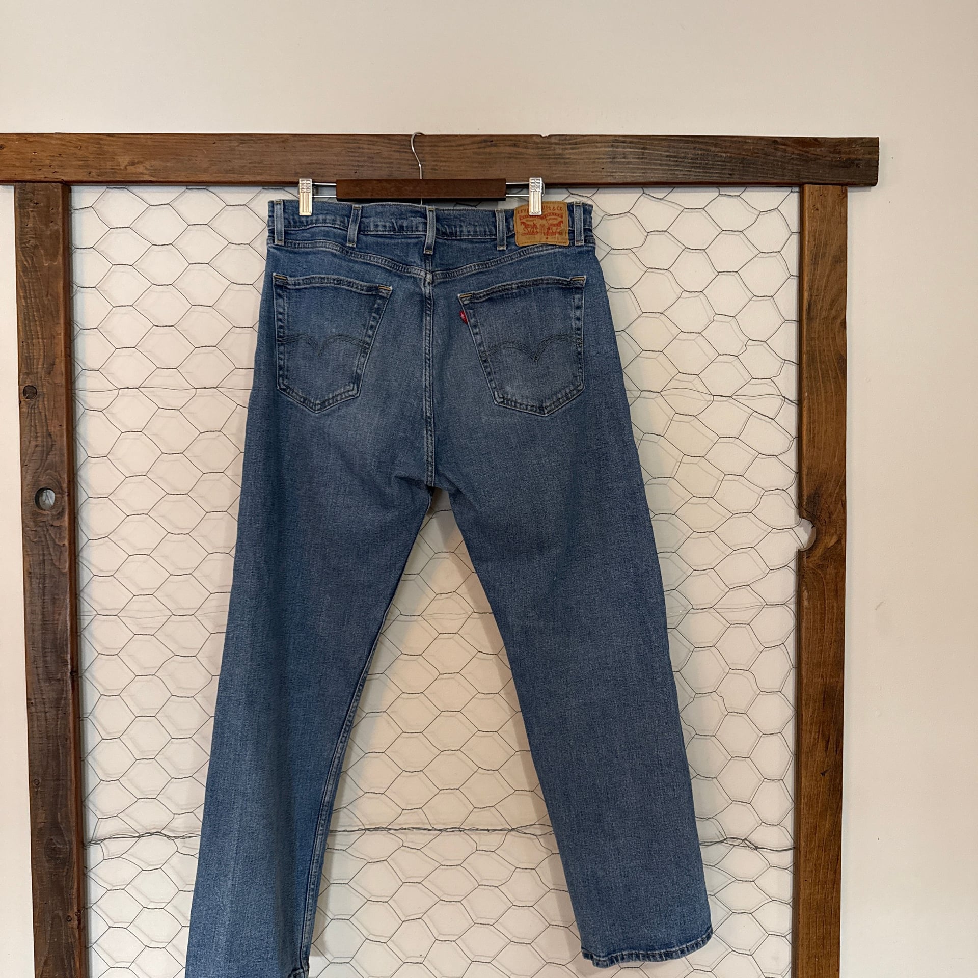 Levi's 505 Regular Fit Straight Leg Jeans W38 L30 Light Wash 3