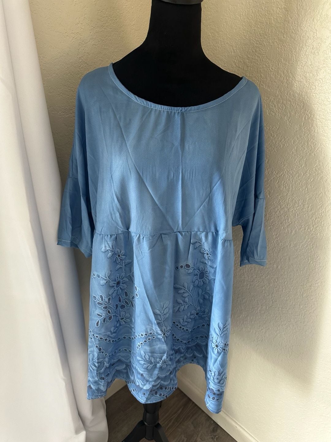 Roaman's Women's Plus Size XXL Baby Blue Eyelet Lace Embroidered Smock Top 2