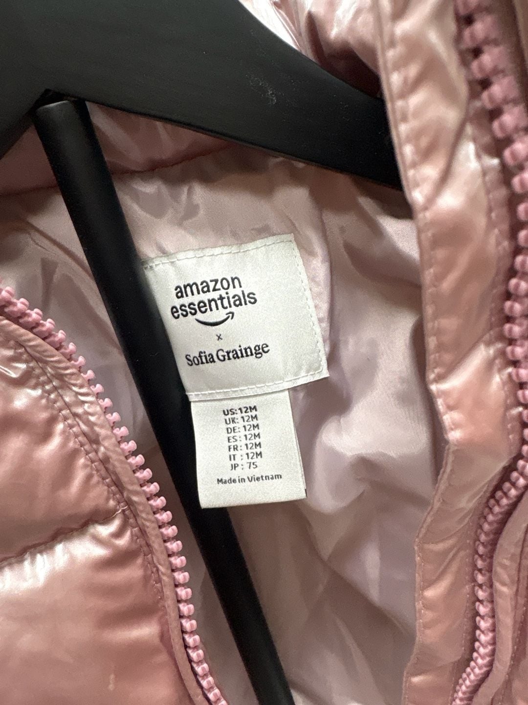 Amazon Essentials x Sofia Grainge Baby Girls' Taffeta Metallic Puffer Jacket 4