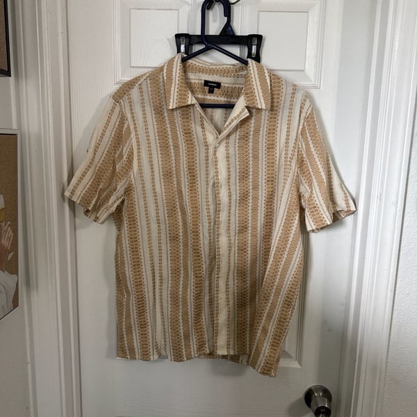 Express Textured Embroidered Striped Short Sleeve Camp Collar Shirt