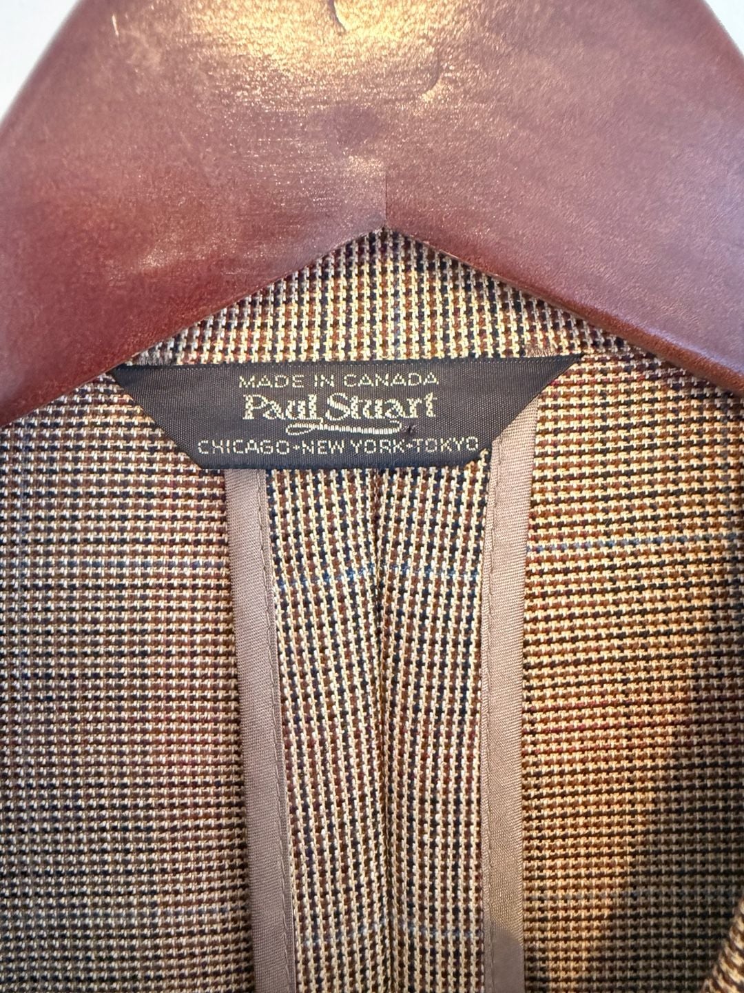 Paul Stuart Men's Brown Micro-check Houndstooth Wool Suit Wool and Silk 44R Made in Canada 2