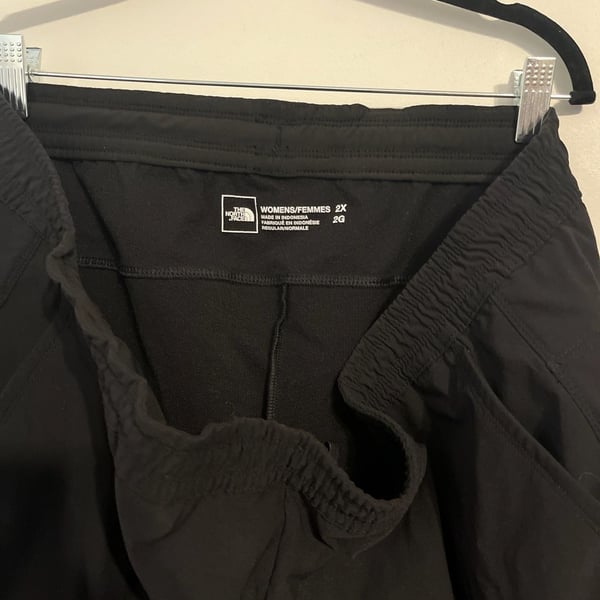 The North Face Women's Plus Size 2X FlashDry Black Standard Jogger Pants